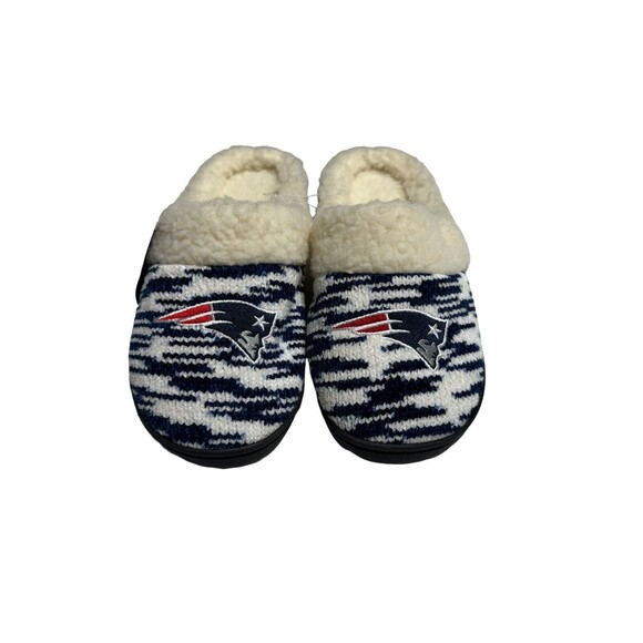 New England Patriots NFL Football Slippers Slip On House Shoes Womens‎ Small 5/6 - Picture 1 of 14